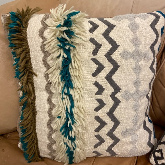 ANTHROPOLOGIE | tufted pillow - Picture 2 of 8